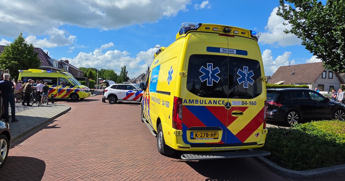 Fietser gewond bij ongeluk in Staphorst, traumahelikopter gealarmeerd