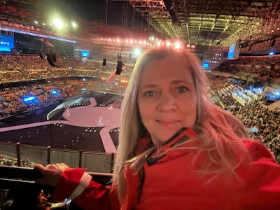 Van Deventer naar Milaan door één klik: Mirjam (51) helpt bij shorttrack op Olympische Spelen