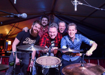 Tributeband eert Creedence Clearwater Revival met optreden bij de Buze in Steenwijk