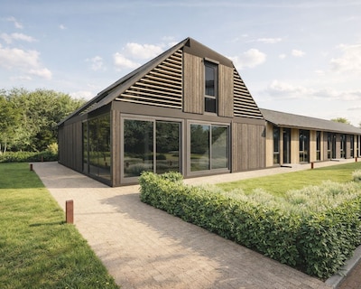 Nieuwe opvanglocatie in Hoevelaken: woonerf voor vluchtelingen en starters