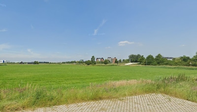 Weilanden aan het Blekkerserf in Nijkerk worden feestterrein, ondanks protesten kermis en circus