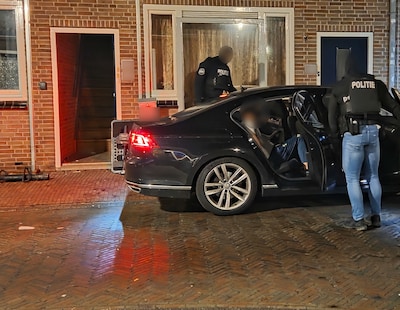 Gezochte persoon door speciale politie-eenheid uit huis gehaald na inval in Amersfoort