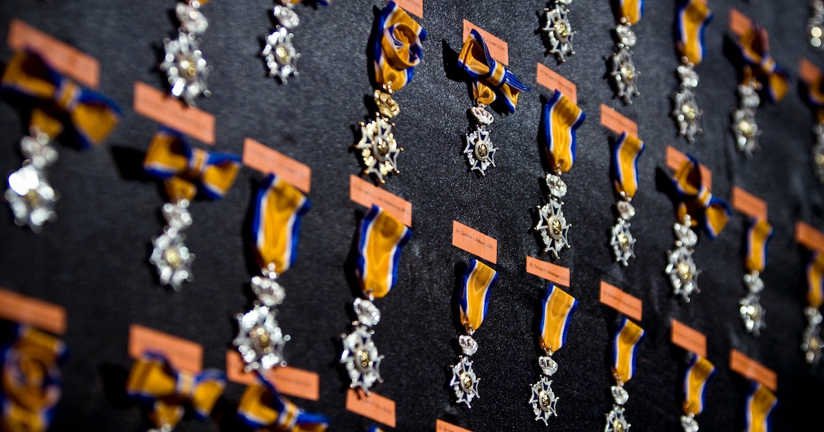 Lintjes in Deventer | Deze negentien vrijwilligers uit Deventer en omgeving krijgen een koninklijke 