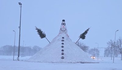 Zo bouwde Staphorst de grootste sneeuwpop van Nederland: ‘Als we iets willen, dan doen we het ook’
