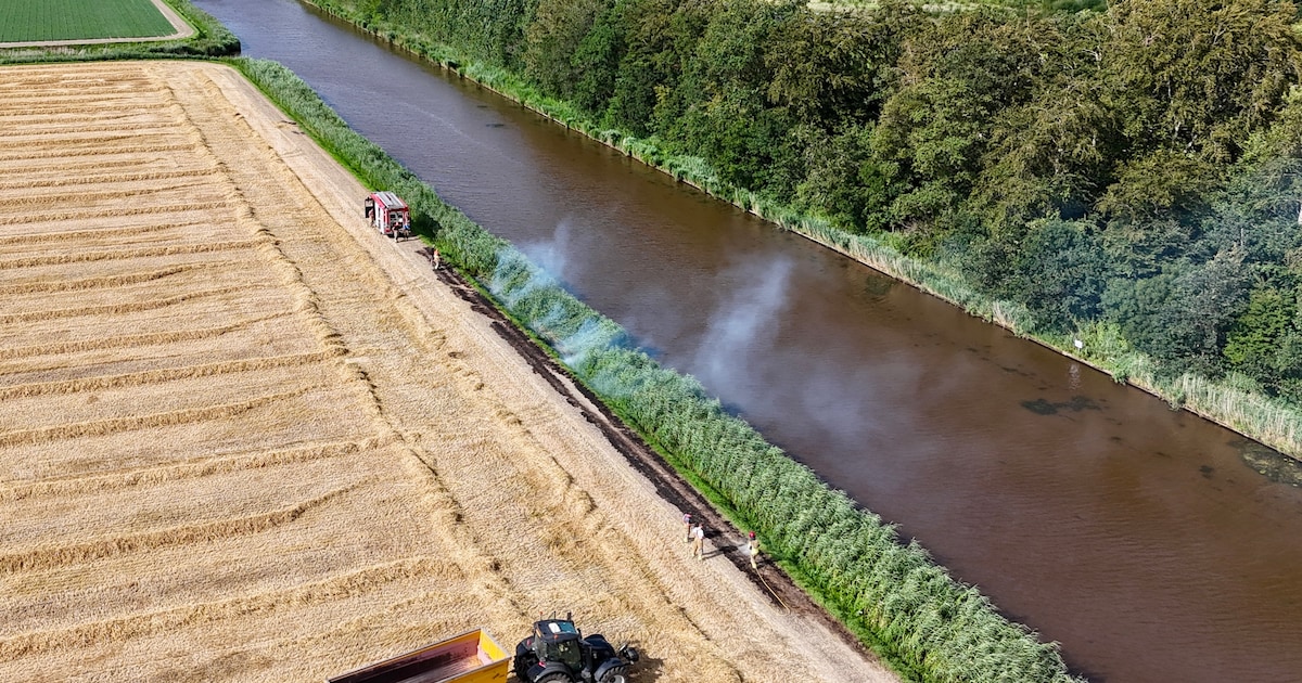 Brand op een akker bij Onderduikersweg bij Emmeloord