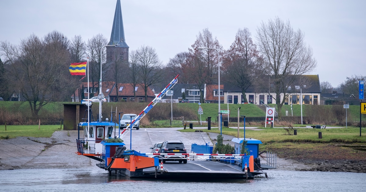 Hoge waterstand zit veerdienst tussen Heerde en Wijhe dwars