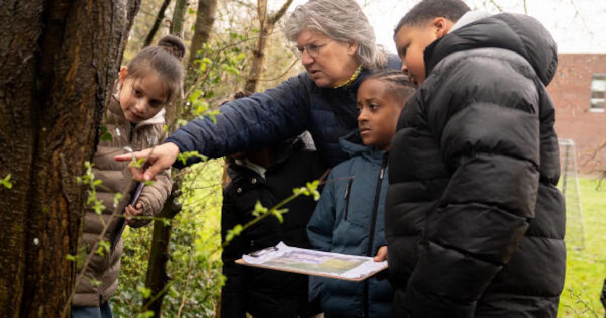 Duizenden Flevolandse basisschoolkinderen doen dit jaar mee aan Nationale Buitenlesdag
