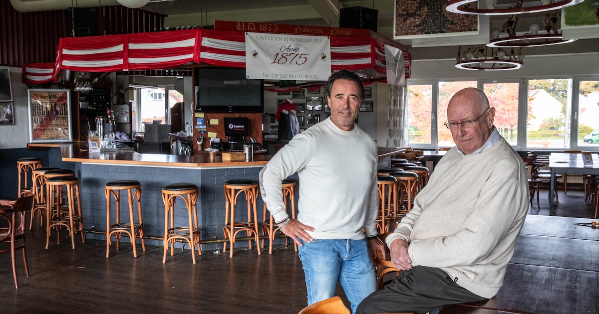 Hendrik Jan (76) heft in Nieuw-Zeeland het glas op deze voetbalclub uit Deventer: ‘Het zit er ingera