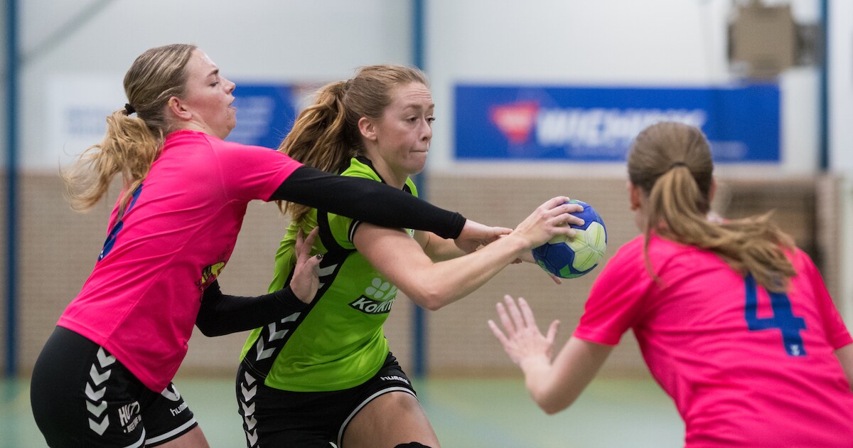 De klassieke derby van weleer is nu een gemoedelijk handbalpotje ...
