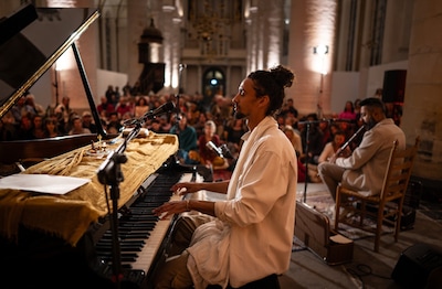 Stilte en improvisatie: dit rustgevende concert is binnenkort in de Bergkerk