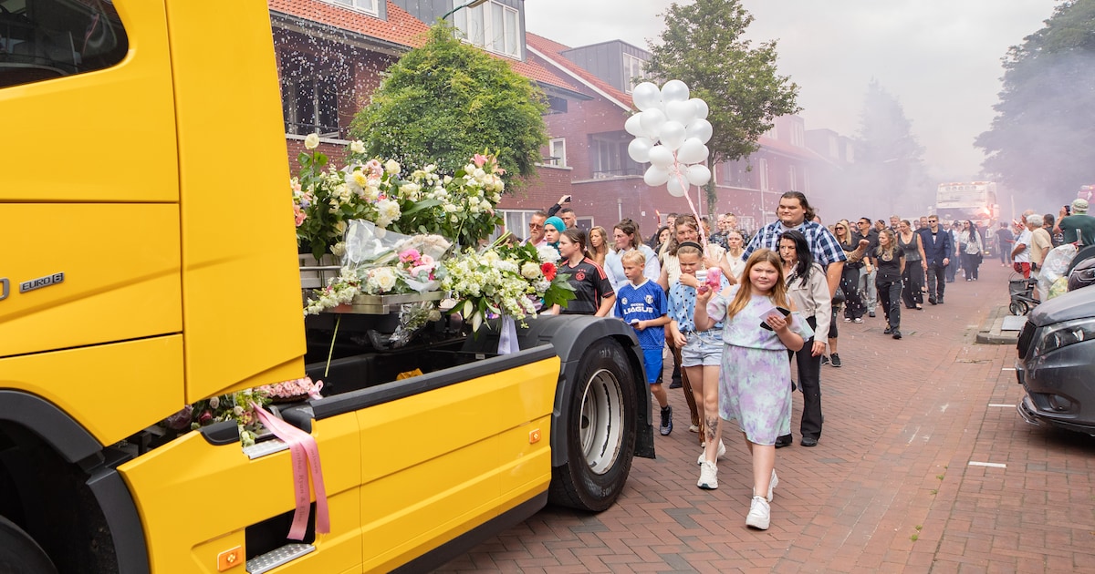 Baarn loopt uit om Anoeska (25) laatste eer te betuigen | Regio | De ...