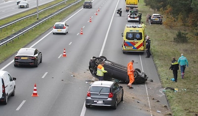 Flinke file op de A50 door ongeluk met drie auto’s