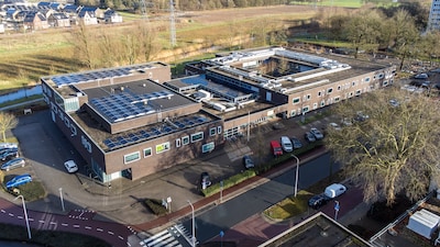 Twintig locaties in Deventer moesten sluiten door sneeuw, alleen deze hal heeft nog problemen