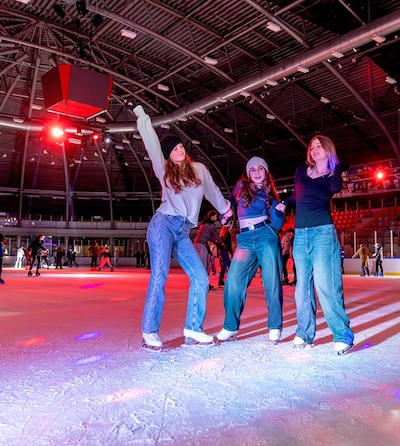 Schaatsmiddag voor Assink lyceum