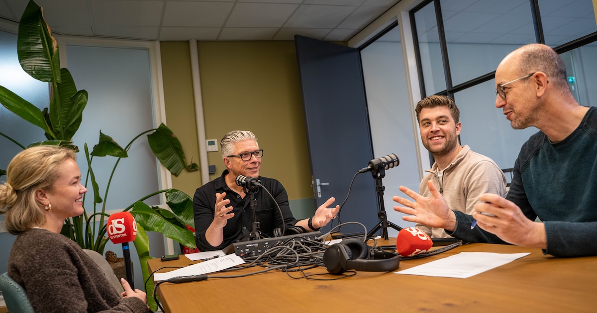 Luister | Zijn het nog demonstranten of inmiddels relschoppers op de rotonde?