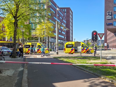 Twee gewonden na ongeluk tussen scooterrijder en een fatbiker op de Stationsstraat in Amersfoort