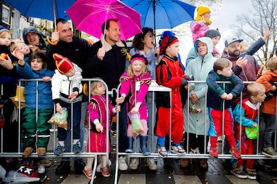 Maak de sinterklaasintocht in Doetinchem nog leuker met deze bingokaart