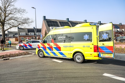 Fietser gewond na botsing met auto op Dordsestraat in Emmen