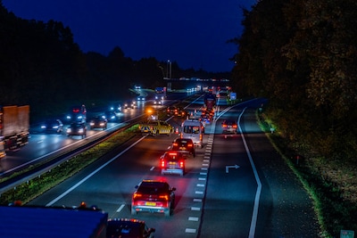 Veel vertraging door twee ongevallen op A28 bij Nijkerk