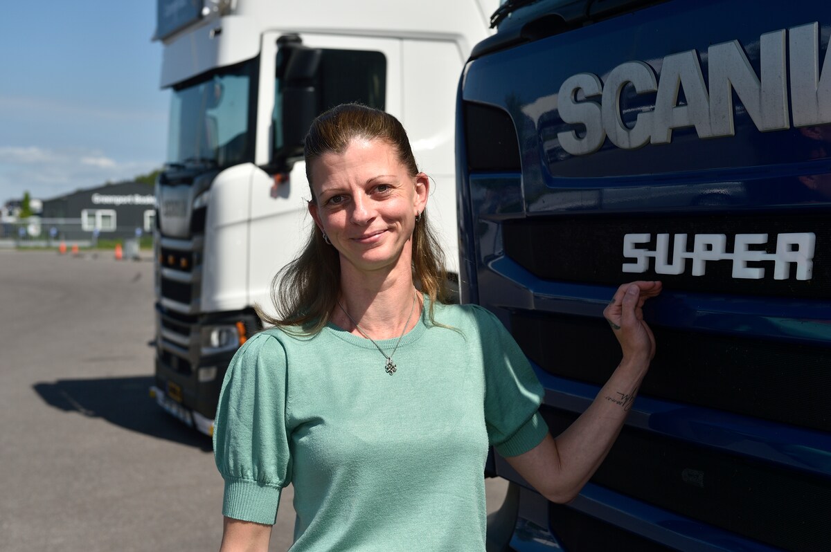 Rianne krijgt haar droombaan als vrachtwagenchauffeur, maar nu kan ze haar  wagen nergens parkeren | Binnenland | De Stentor.nl