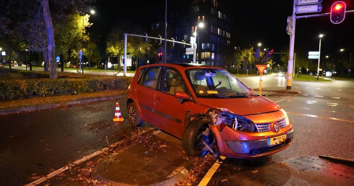 Man veroorzaakt onder invloed ongeluk en wil doorrijden, maar omstanders grijpen in