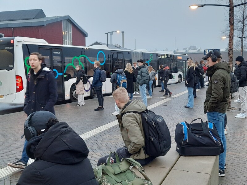 Nieuwe extra lange bussen voor EBS, maar uitval van busritten nog ...