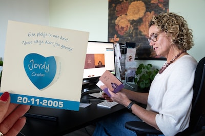 Het begon aan de keukentafel, nu bokst het bedrijf van Erna op tegen Greetz en Hallmark