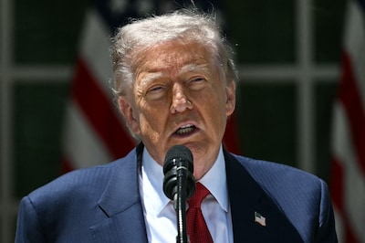 Donald Trump: Straat van Hormuz gaat weer open, Iran ontkent
