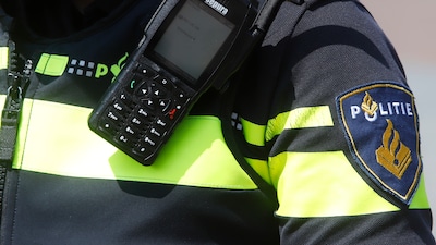 Vijf jonge nepagenten proberen hoogbejaarde vrouw (98) te beroven in Zwolle: vier verdachten aangeho