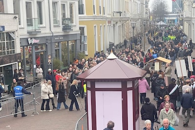 LIVE Dickens Festijn | Wie niet van wachten houdt, moet nu komen • Stad profiteert mee van Dickensdr