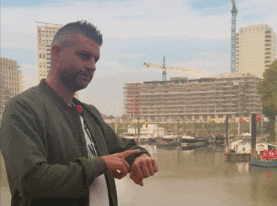 Voetballer begint voor straf op de bank, maar scoort toch drie keer: ‘Dan zou je zeggen: kom zondag 
