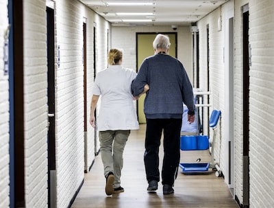 Verpleeghuizen minder in trek: ‘ineens’ kortere wachtlijsten en zelfs lege kamers