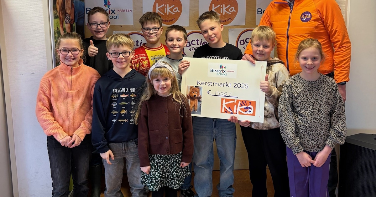 Beatrixschool Harfsen overhandigt opbrengst van kerstmarkt aan KiKa