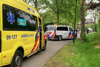 Fietsers botsen op Oude Veenweg in Amersfoort