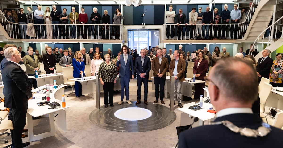 Zoektocht naar stoeltje én coalitie: nieuwe gemeenteraad van Deventer geïnstalleerd