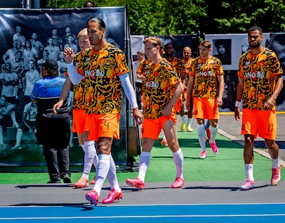 LIVE Oranje | Oranje zonder supporters begonnen aa