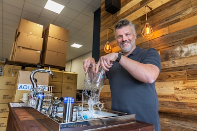 ‘Slimme kraan’ bespaart horeca duizenden liters water: ‘Moet net zo standaard worden als dubbelglas’