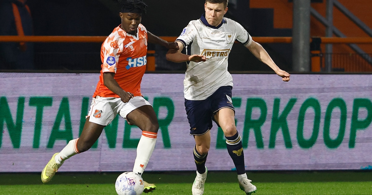 LIVE | Invaller Mühren zet Volendam naast tiental Go Ahead Eagles