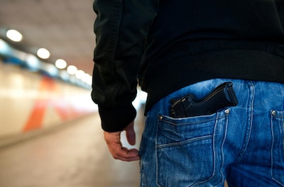 Marktplaatsdeal gaat mis in Almere: koper wordt in voet geschoten en beroofd