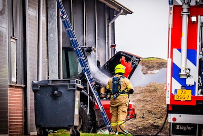 Brand in loods aan Verhuellweg in Doesburg snel geblust