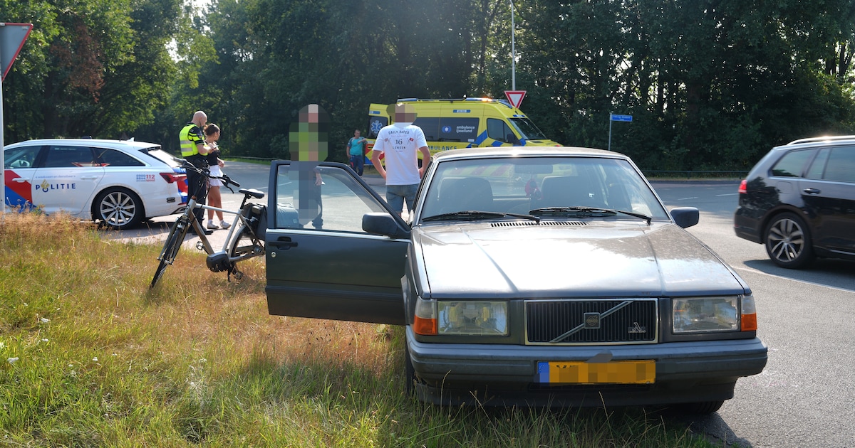Fietser gewond na aanrijding op Ebbinge Wubbenlaan in Staphorst