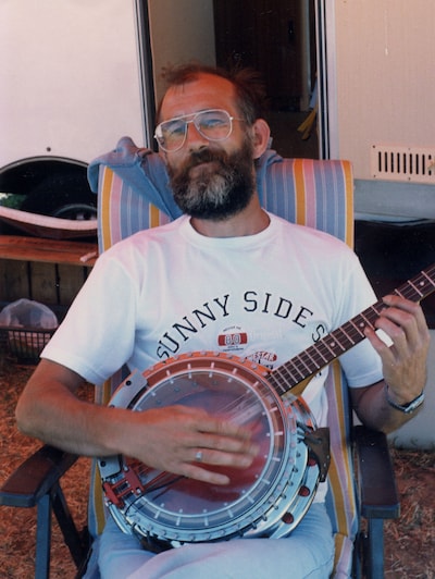 Nick (1945-2026) was geliefd en onvermoeibaar als banjoïst en klusser