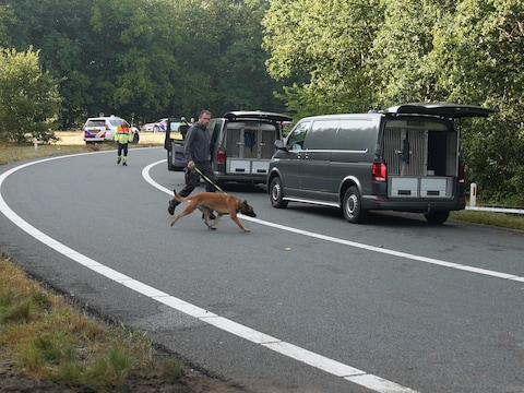 Afrit A28 bij Meppel urenlang afgesloten na politieachtervolging, politie verricht aanhouding