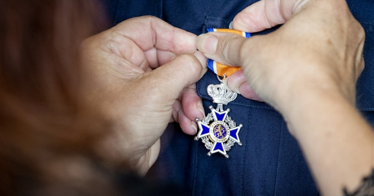 Vier echtparen krijgen een lintje in Hardenberg, in totaal 21 onderscheidingen