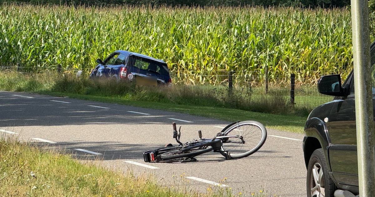 Jongetje raakt gewond bij botsing tussen fiets en brommobiel in Holten.