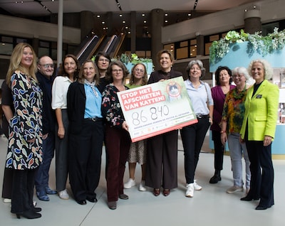 Petitie tegen doden verwilderde katten overhandigd aan Tweede Kamer: ‘Het moet gewoon stoppen’