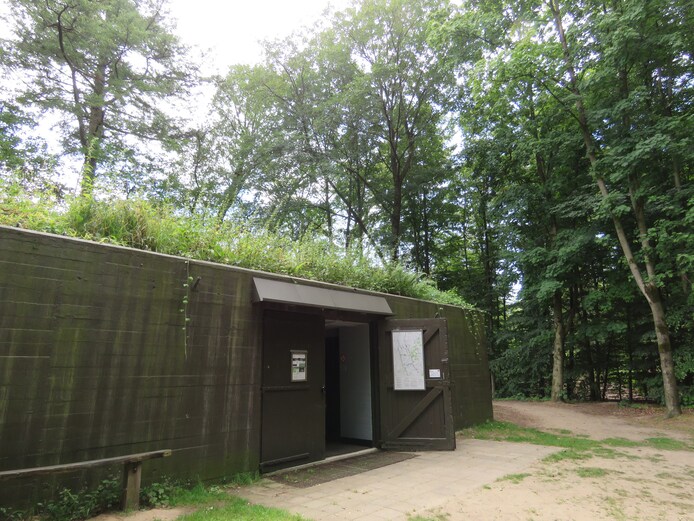 Een kijkje achter de schermen in de bunkers van de IJssellinie in Olst ...