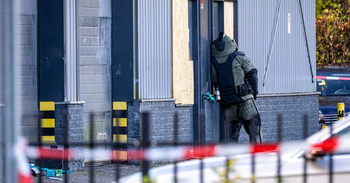 Cameratoezicht op bedrijventerrein in Almere na ontploffing en vondst explosief pakket