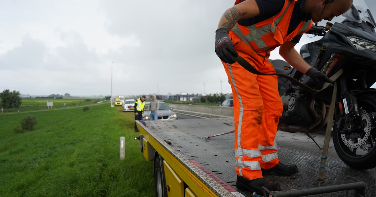 Motorrijder onderuit bij aanrijding met auto op N50.