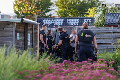 Politie valt binnen bij huis van vermeend kopstuk van criminele jeugdgroep